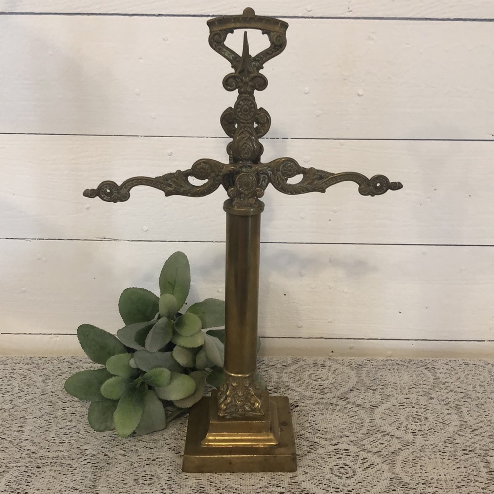 Brass Finish Ornate Jewelry Stand - Gold
